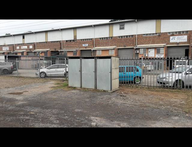 2,010M² INDUSTRIAL YARD TO LET IN NEW GERMANY